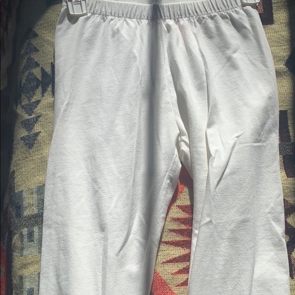 Cat&Jack Cute T-shirt WITH white capri pants - Picture 6 of 6